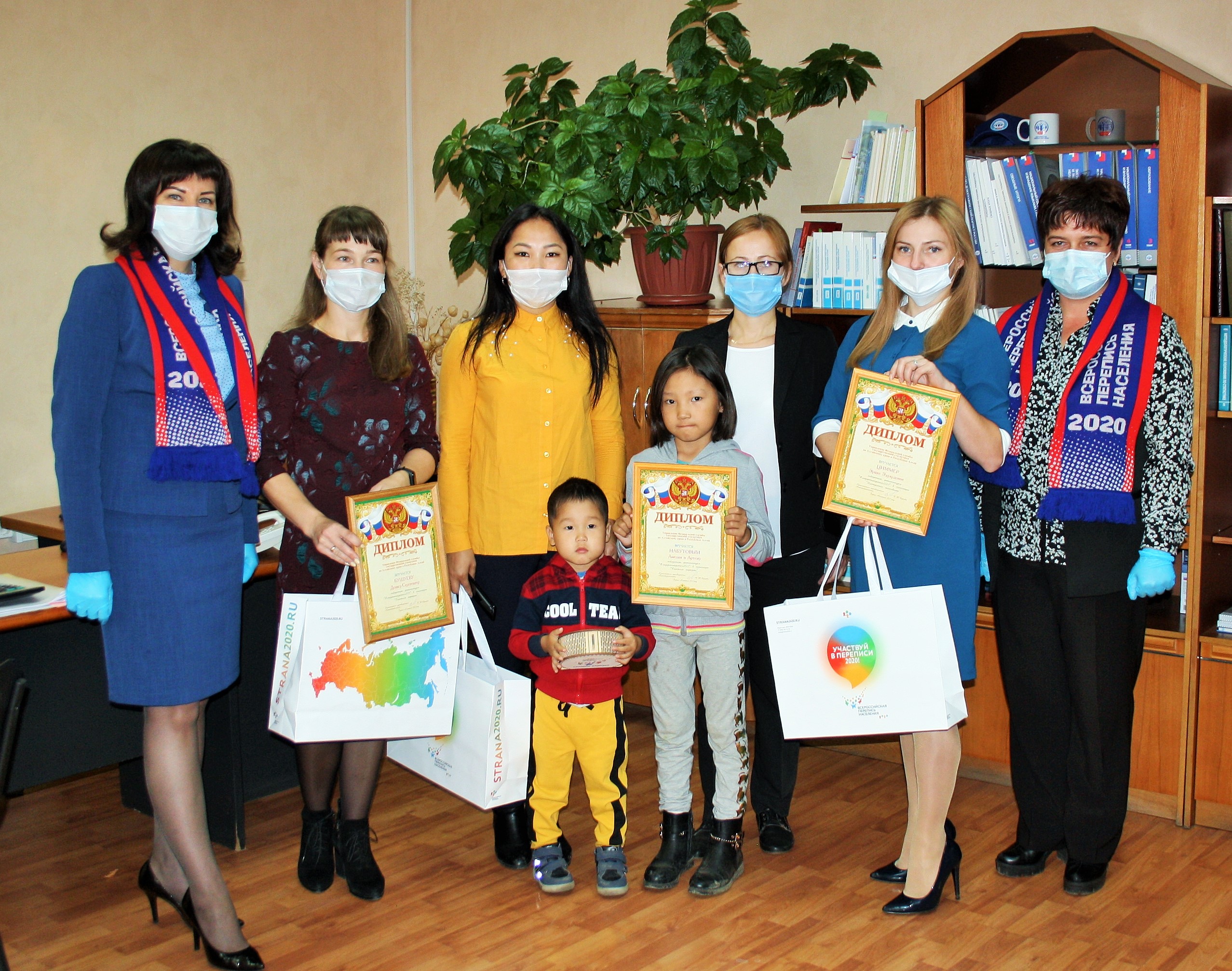 В Алтайкрайстате наградили победителей народного фотоконкурса Всероссийской переписи населения.
